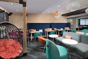 Tru by Hilton McDonough