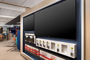 Tru by Hilton McDonough