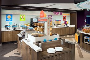 Tru by Hilton McDonough