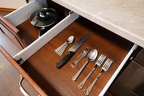 CityApartments Kyiv Poznyaki