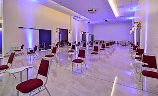 Porto Minas Hotel e Convenções