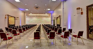 Porto Minas Hotel e Convenções