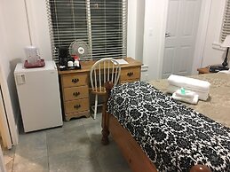 WHITEHOUSE Guesthouse