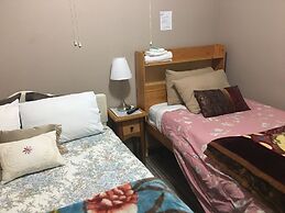 WHITEHOUSE Guesthouse