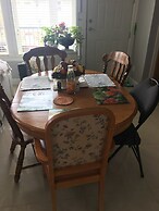 WHITEHOUSE Guesthouse