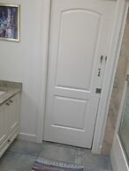 WHITEHOUSE Guesthouse