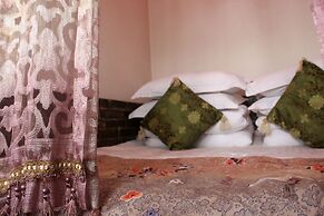 City Wall Old House.Ji Residence