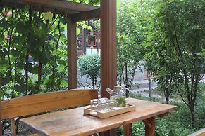 City Wall Old House.Ji Residence