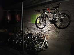 City Wall Old House.Ji Residence