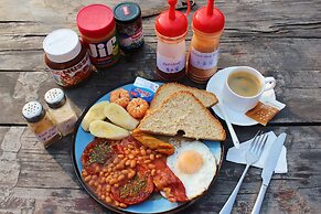 City Wall Old House.Ji Residence