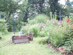 Country Inn Canadian House