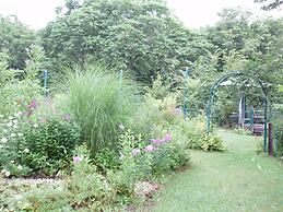 Country Inn Canadian House