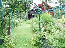 Country Inn Canadian House