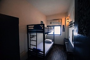 YHA Bangkok Downtown at Station S3 - Hostel