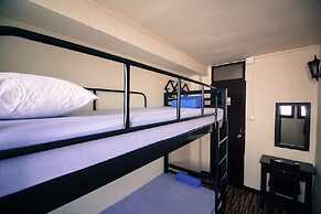 YHA Bangkok Downtown at Station S3 - Hostel