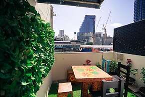 YHA Bangkok Downtown at Station S3 - Hostel