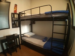 YHA Bangkok Downtown at Station S3 - Hostel