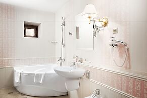 Victoria na Zamkovoy Hotel