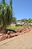 Manor Hills Guest Lodge