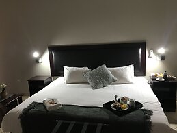 Manor Hills Guest Lodge