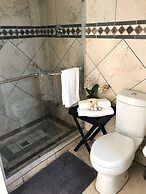 Manor Hills Guest Lodge