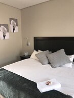 Manor Hills Guest Lodge