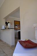 Manor Hills Guest Lodge