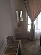 Manor Hills Guest Lodge