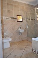 Manor Hills Guest Lodge