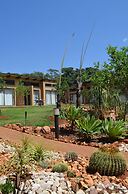 Manor Hills Guest Lodge