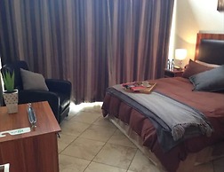 Manor Hills Guest Lodge