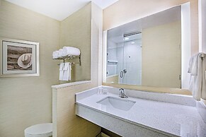 Fairfield Inn & Suites by Marriott Van Canton Area