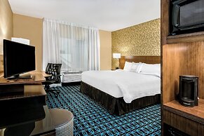Fairfield Inn & Suites by Marriott Van Canton Area