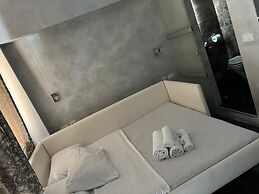 Glamour Spanish Steps