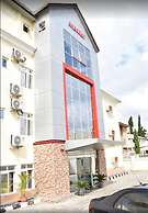 Chariot Hotel