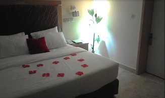Chariot Hotel