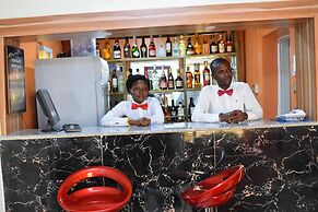 Chariot Hotel