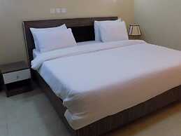 Emzrel Hotel & Suites