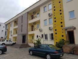 Emzrel Hotel & Suites