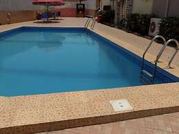 Emzrel Hotel & Suites