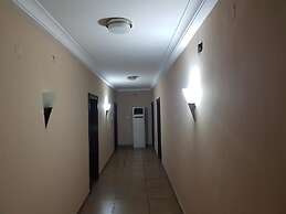 Emzrel Hotel & Suites