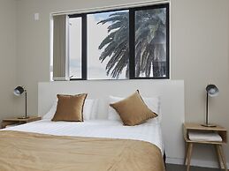 Three Palms Lodge