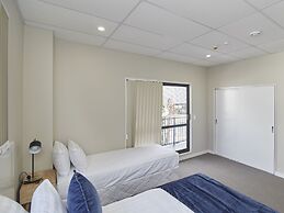 Three Palms Lodge