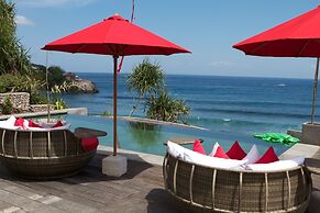 The Palms Ceningan Hotel