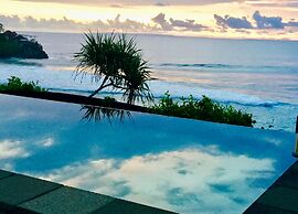 The Palms Ceningan Hotel