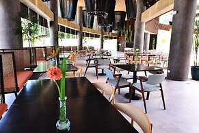 Hue Hotels and Resorts Boracay Managed by HII