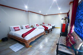 Sripoom Boutique House