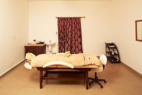 Le Pondy Beach & Lake Resort