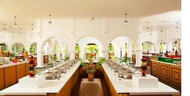 Le Pondy Beach & Lake Resort