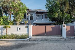 Baan Santhiya Private Pool Villas